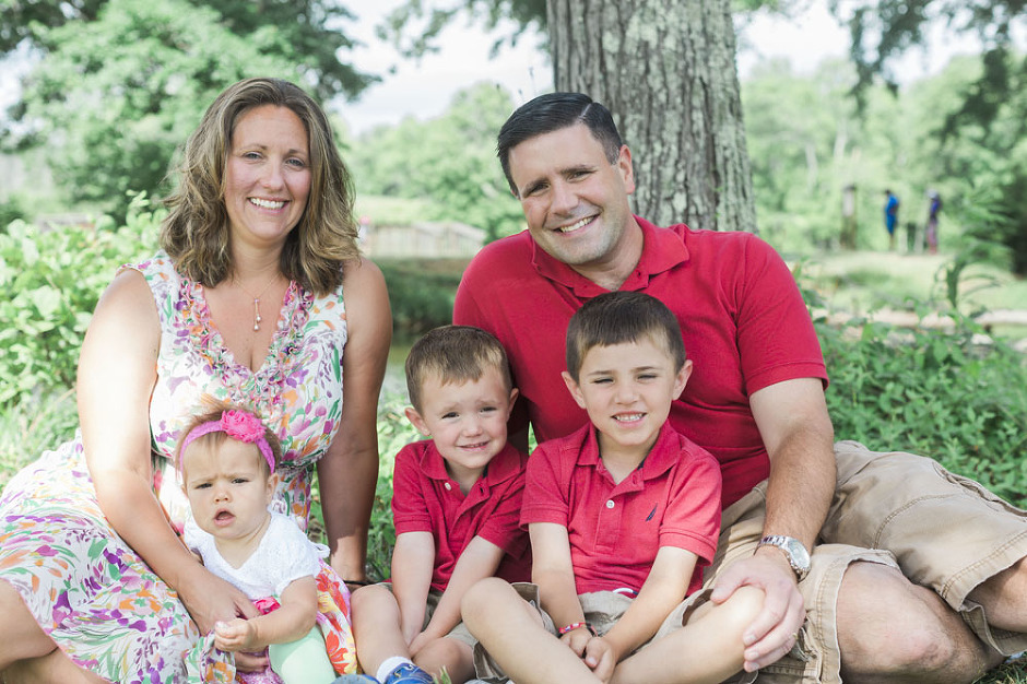 Silver Spring park family session captured by Megan Ann Photography | www.meganannphoto.com