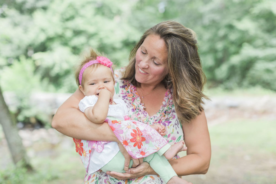 Silver Spring park family session captured by Megan Ann Photography | www.meganannphoto.com