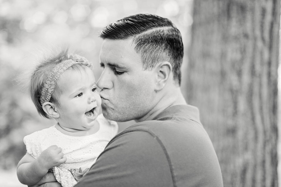 Silver Spring park family session captured by Megan Ann Photography | www.meganannphoto.com