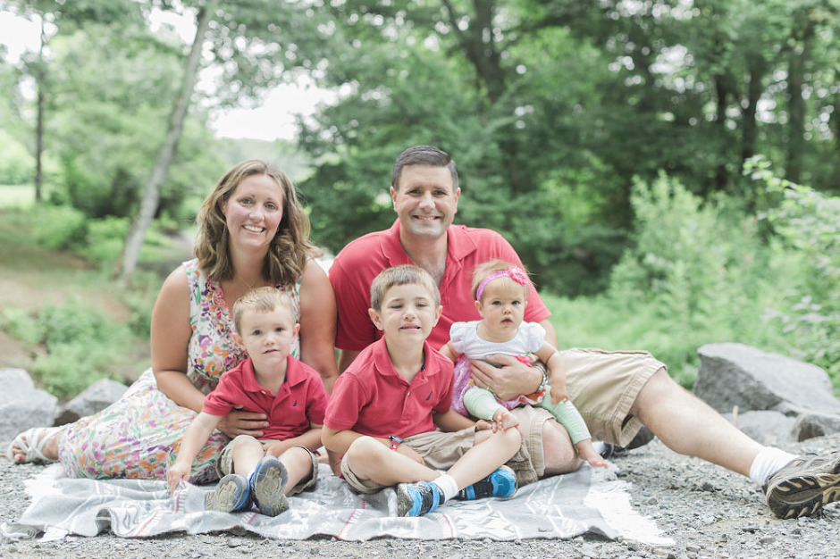 Silver Spring park family session captured by Megan Ann Photography | www.meganannphoto.com