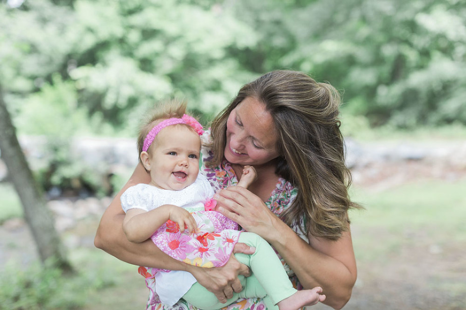 Silver Spring park family session captured by Megan Ann Photography | www.meganannphoto.com